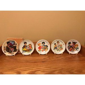 Lot Of (5) AVON 5” Mothers Day Plates 1986,1989,1990,1991,1992 With Stands EUC